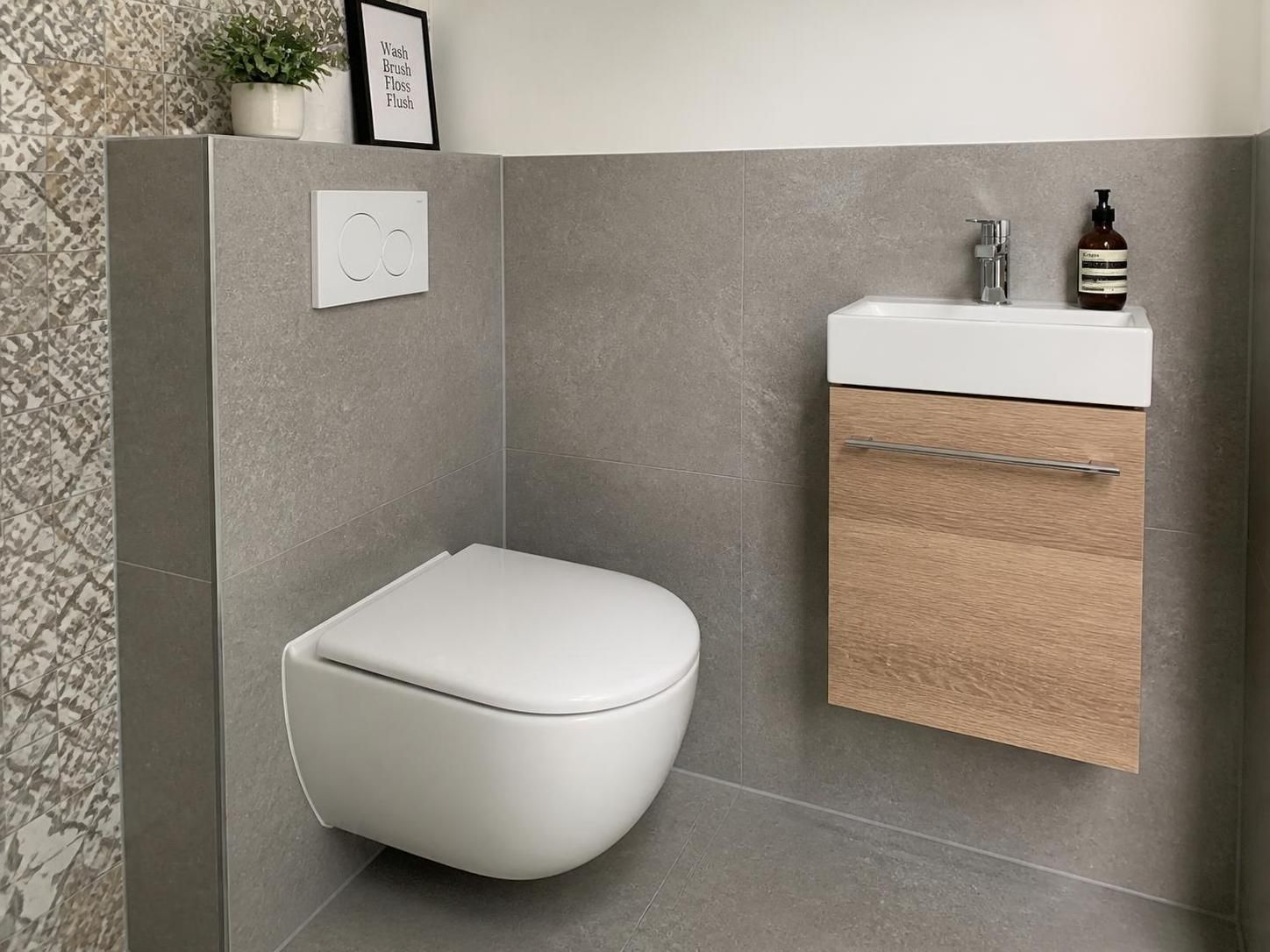 découvrez les dimensions idéales à prévoir pour l'installation d'un wc suspendu afin d'assurer confort et fonctionnalité dans votre salle de bain.