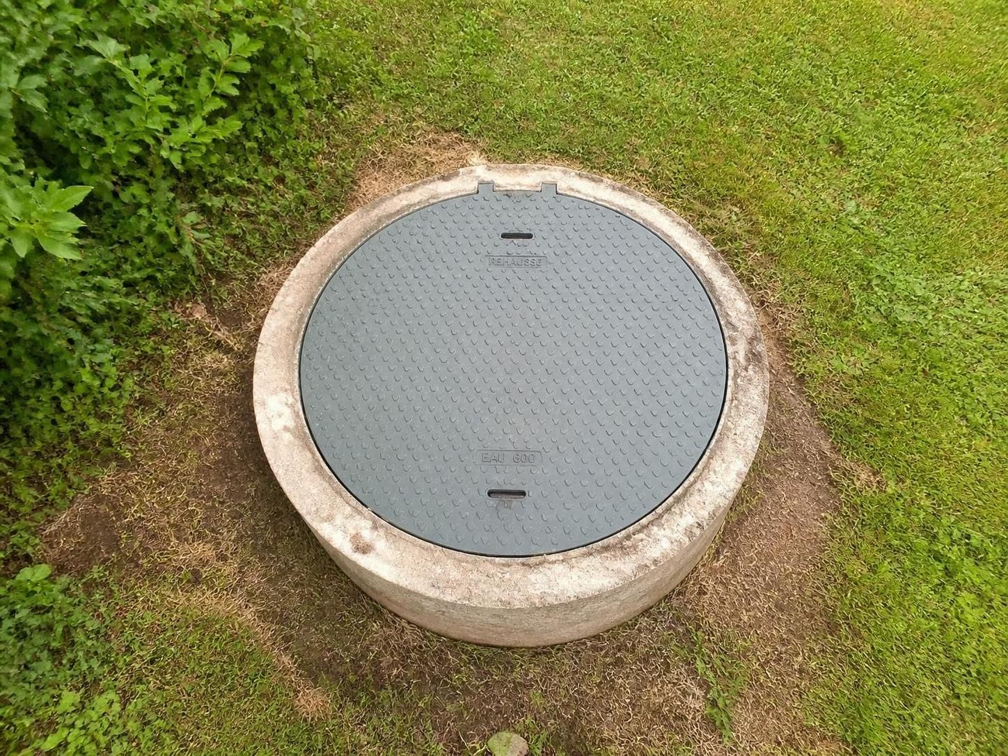 découvrez l'utilité d'une rehausse de fosse septique et suivez nos conseils pratiques pour bien la poser et assurer l'entretien de votre installation.