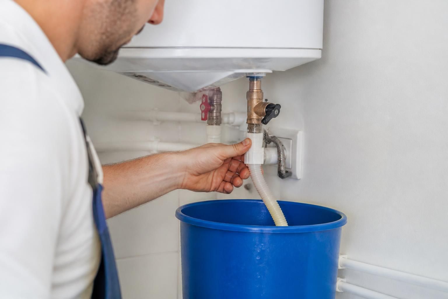 découvrez comment vider facilement un chauffe-eau avant son remplacement ou pour l'hivernage afin de garantir son bon fonctionnement et sa longévité.