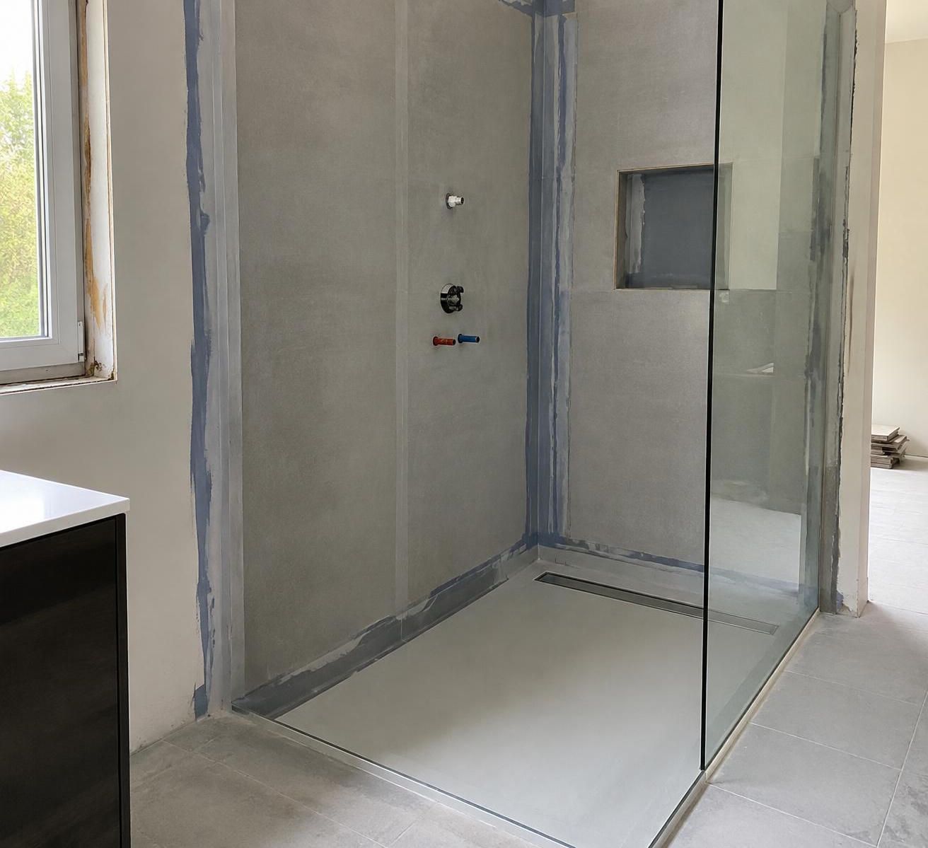 découvrez les éléments indispensables d’un kit de douche italienne complet : receveur, évacuation, parois et accessoires pour une installation réussie.